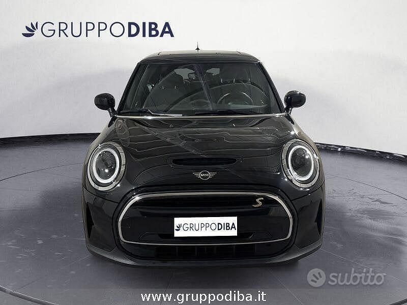Usata Mini Cooper SE 75 kW (102 CV) 2022 Nero Utilitaria