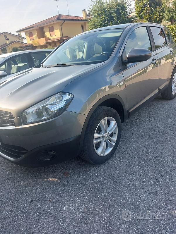 Grigio Usata 2011 Nissan Qashqai SUV | 5000 € (Ottimo prezzo) - Immagine 1/4