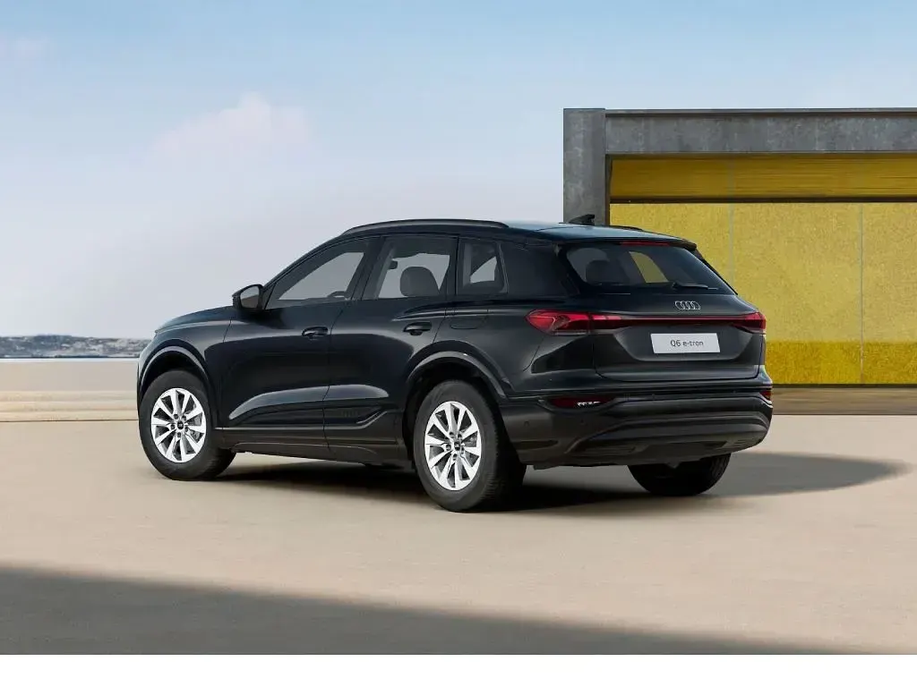 Nuova Audi Q6 e-tron Business 314 kW (428 CV) 2026 Nero mito metallizzato SUV