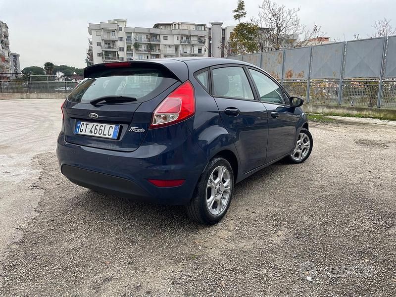 Occasion Ford Fiesta 75 ch (55 kW) 2015 Bleue Berline