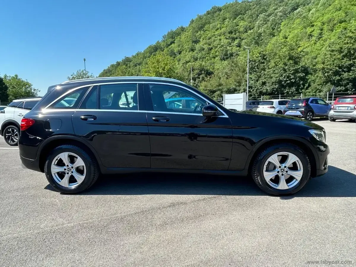 Usata Mercedes GLC220 194 CV (142 kW) 2019 Nero SUV