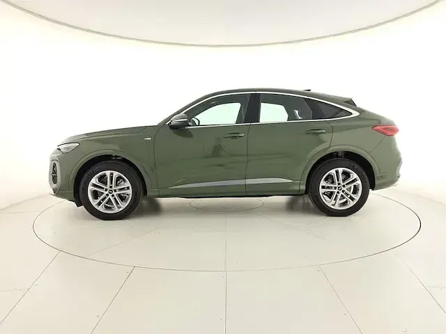 Nuova Audi Q5 Sportback S-Line 204 CV (150 kW) 2025 Verde distretto metallizzato SUV