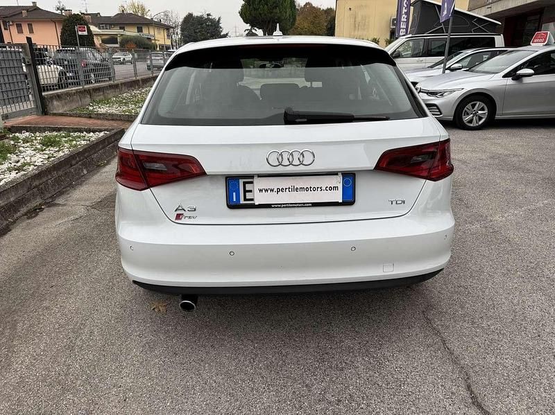 Usata Audi A3 Ambition 105 CV (77 kW) 2014 Bianco Berlina