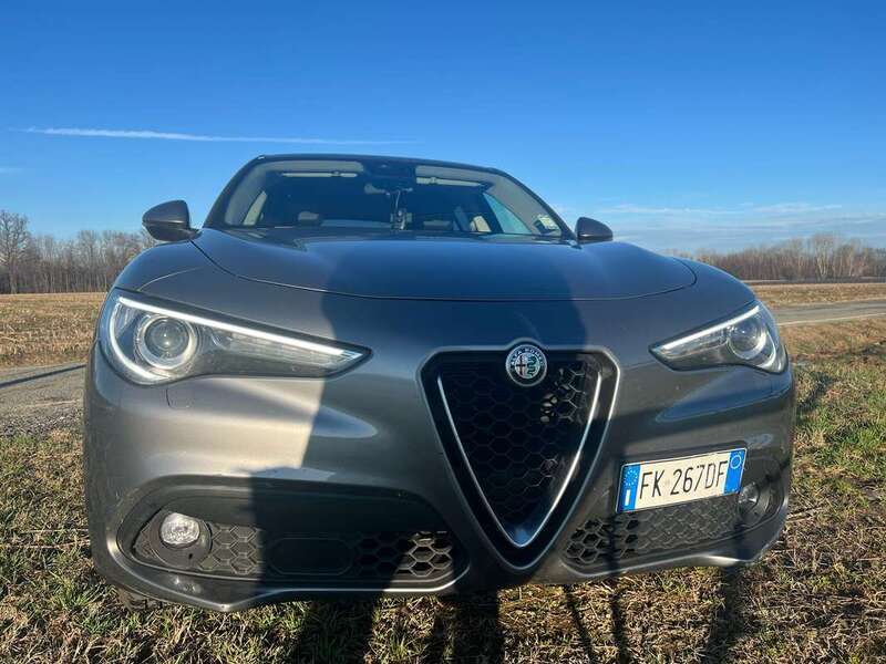 Usato 2017 Alfa Romeo Stelvio 2.1 Diesel 209 CV (22.000 €)
