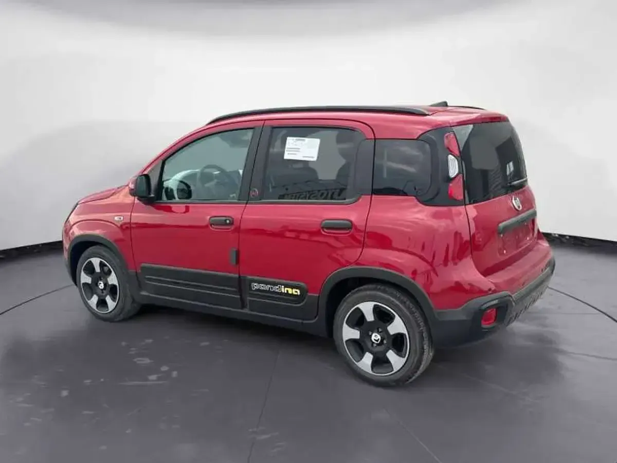 Nuova Fiat Panda Cross Cross 69 CV (50 kW) 2026 Rosso passione pastello Utilitaria