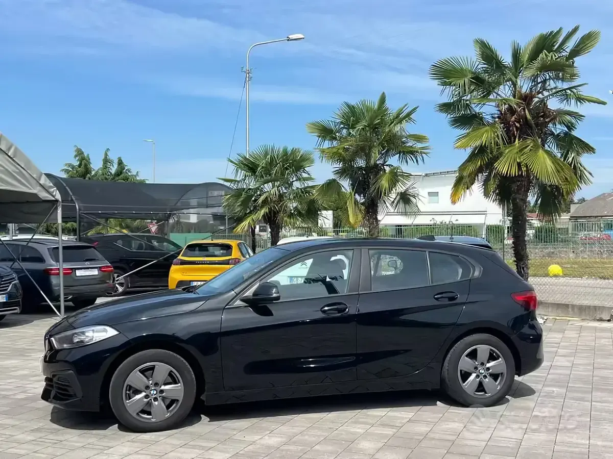 Usata BMW 118 Advantage 150 CV (110 kW) 2021 Nero Utilitaria
