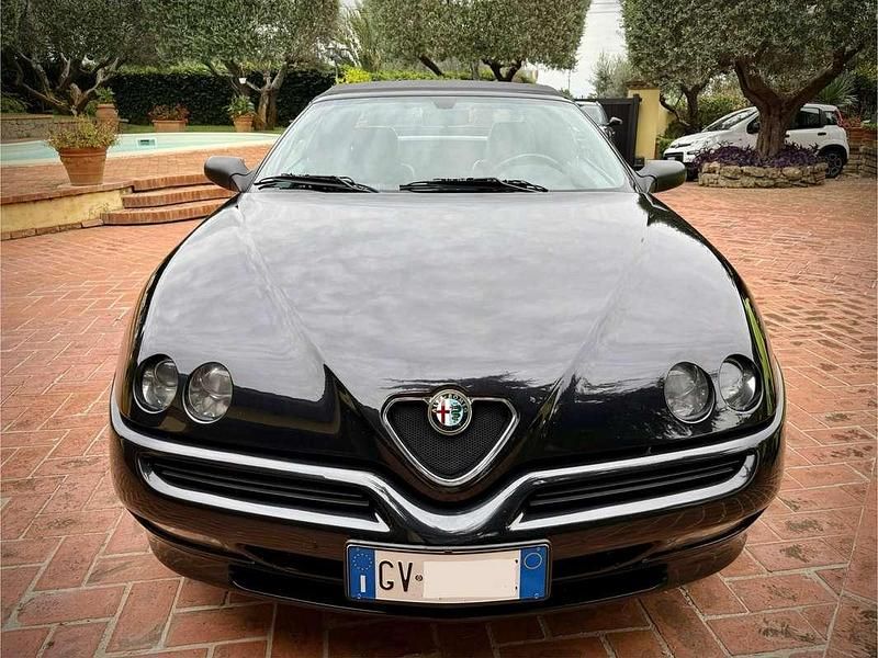 Second-hand Alfa Romeo Spider 150 CP (110 kW) 2003 Cabrio