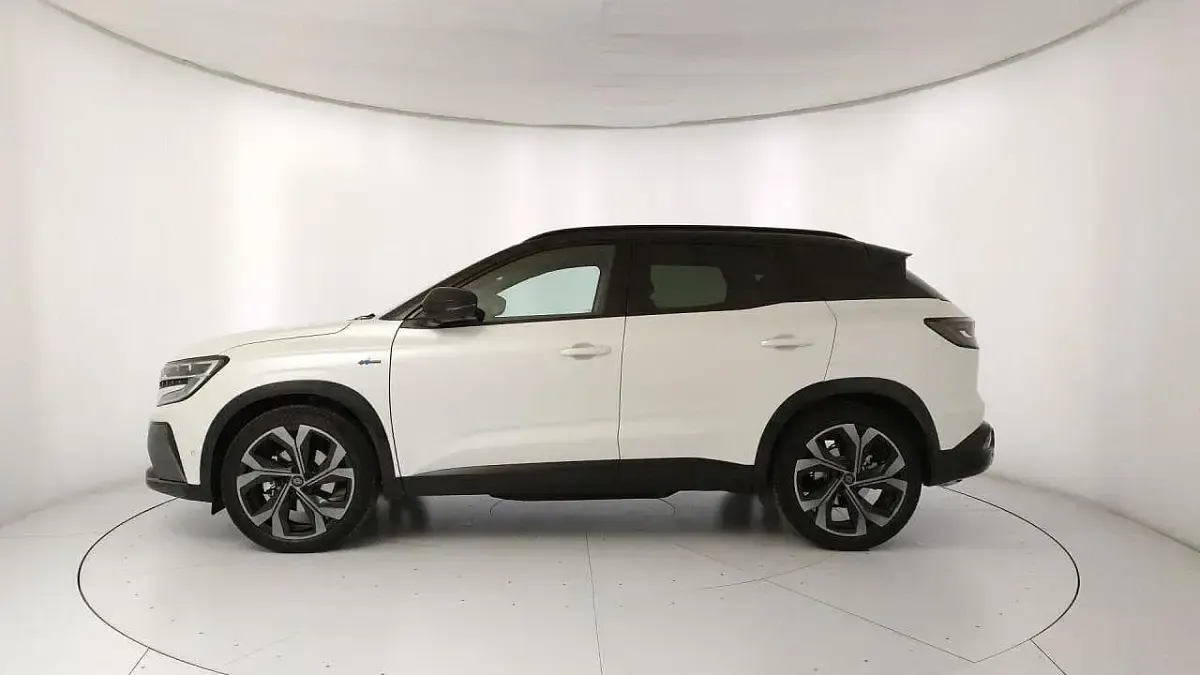 Usata Renault Austral Iconic Esprit Alpine 200 CV (147 kW) 2025 Bianco SUV