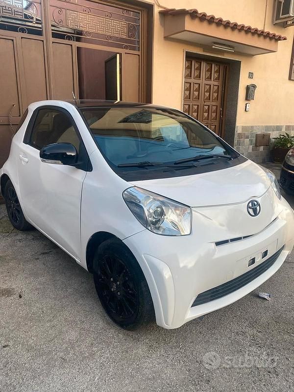Usata Toyota iQ 98 CV (72 kW) 2009 Bianco Utilitaria