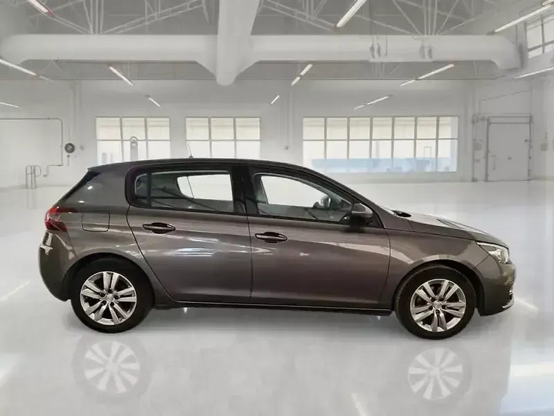Usata Peugeot 308 Active 130 CV (95 kW) 2021 Grigio Berlina