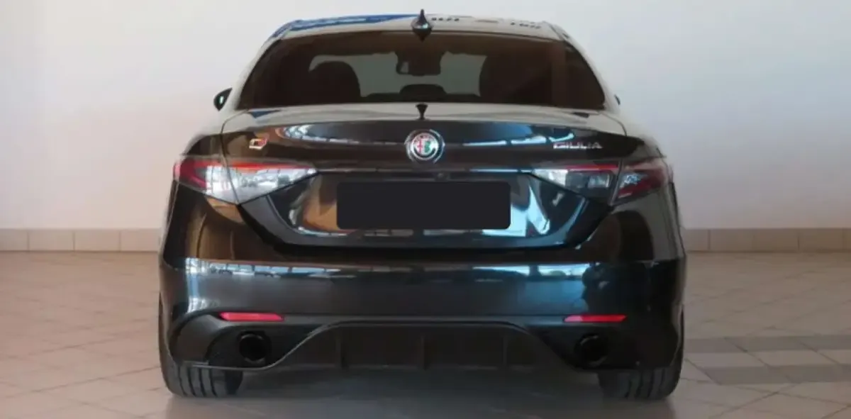 Usata Alfa Romeo Giulia Competizione 280 CV (205 kW) 2023 Nero Berlina