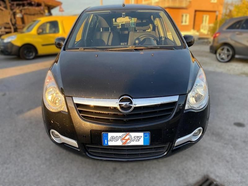 Usata Opel Agila Enjoy 75 CV (55 kW) 2008 Nero Utilitaria