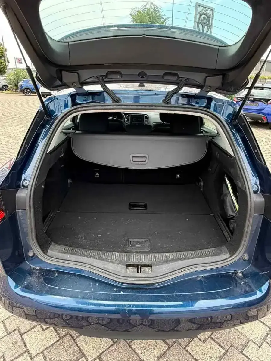 Usata Renault Mégane GrandTour Business 101 CV (74 kW) 2018 Blu Station wagon