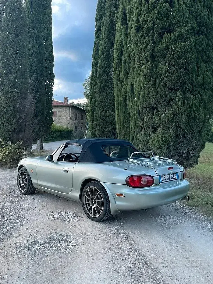 Usata Mazda MX5 146 CV (107 kW) 2004 Grigio Cabrio