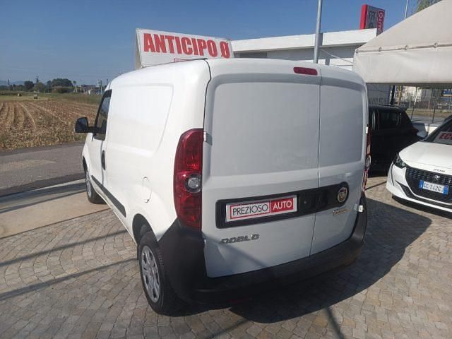 Usado Fiat Doblò Lounge 95 HP (69 kW) 2021 Branco Monovolume