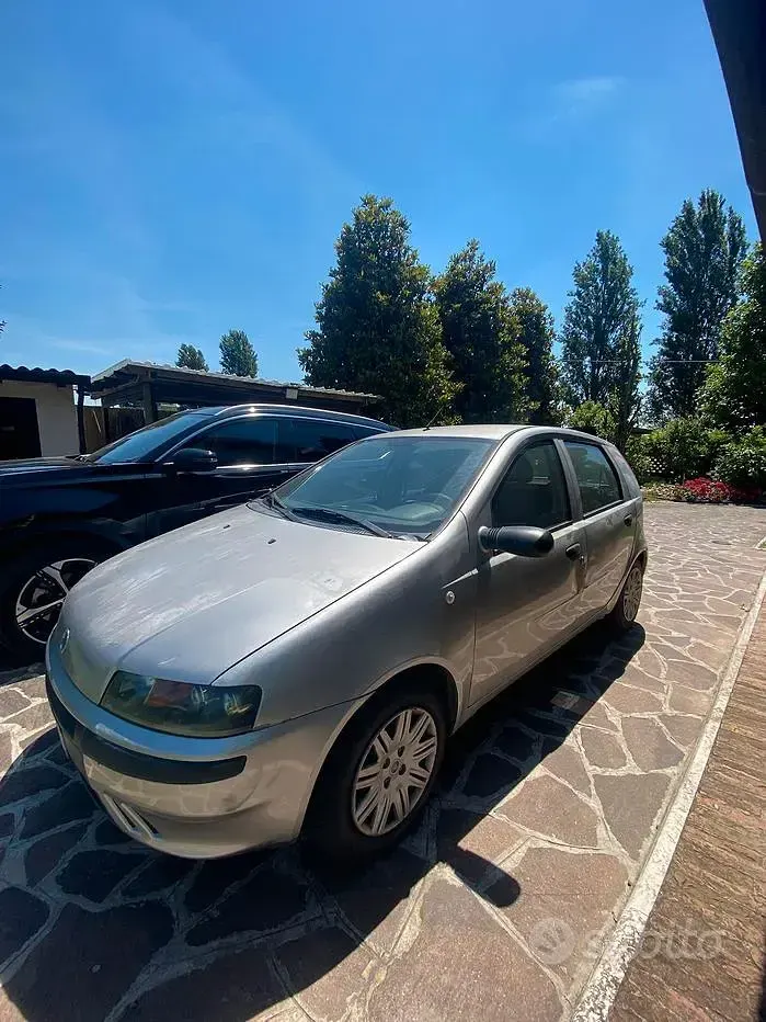 Usata Fiat Punto 60 CV (44 kW) 2001 Grigio Utilitaria