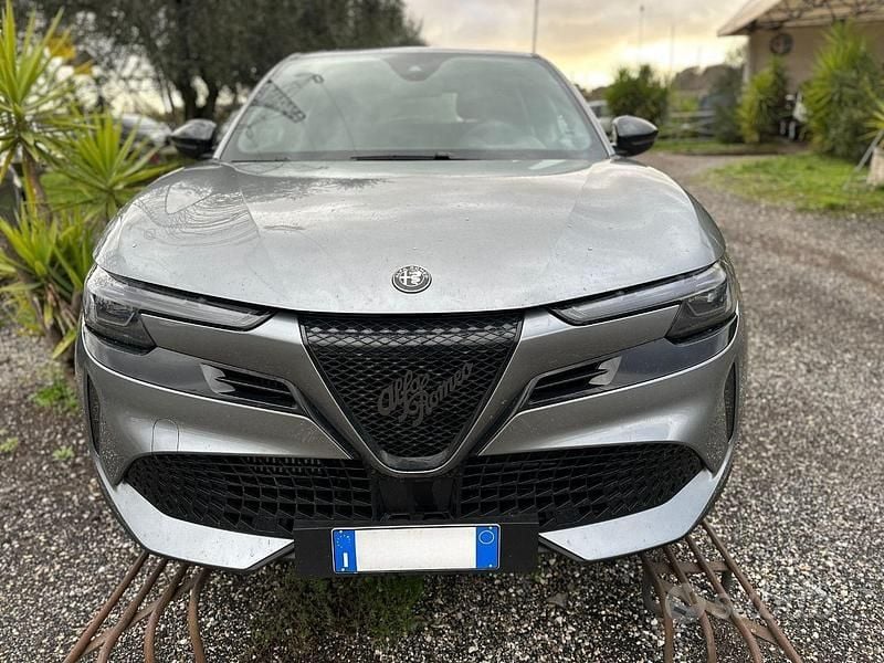 Usata Alfa Romeo Junior 145 CV (106 kW) 2025 Grigio SUV