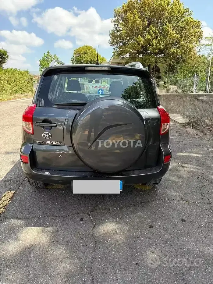 Usata Toyota RAV4 152 CV (111 kW) 2008 SUV