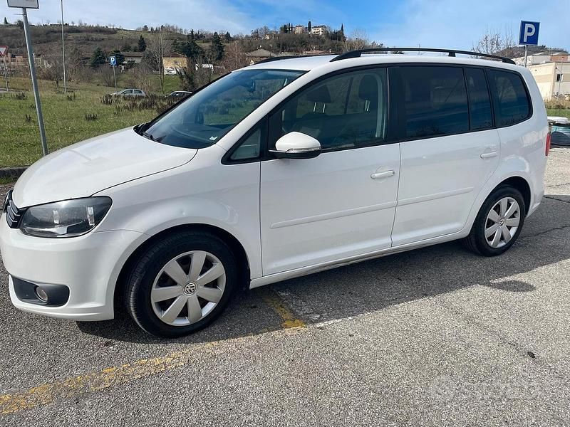 Usata VW Touran Conceptline 105 CV (77 kW) 2012 Bianco Monovolume