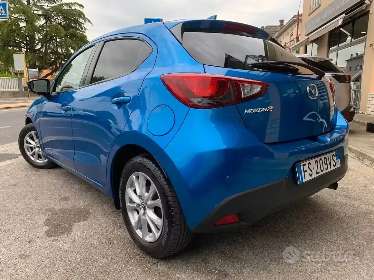 Usata Mazda 2 Comfort 75 CV (55 kW) 2019 Blu Berlina