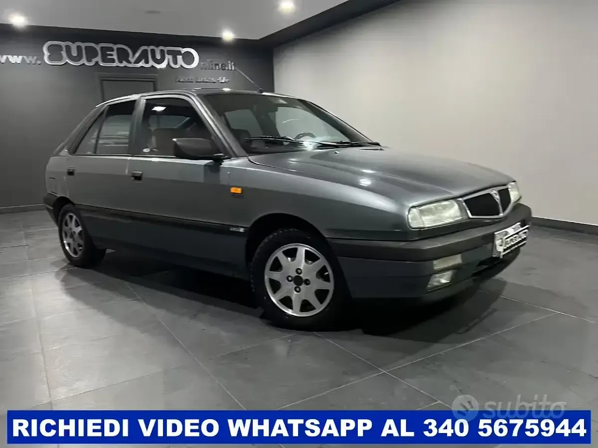 Usata Lancia Delta 75 CV (55 kW) 1994 Grigio Utilitaria