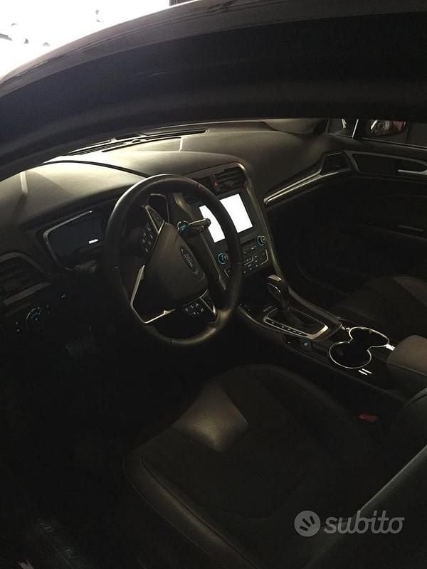 Usata Ford Mondeo 150 CV (110 kW) 2015 Nero Berlina