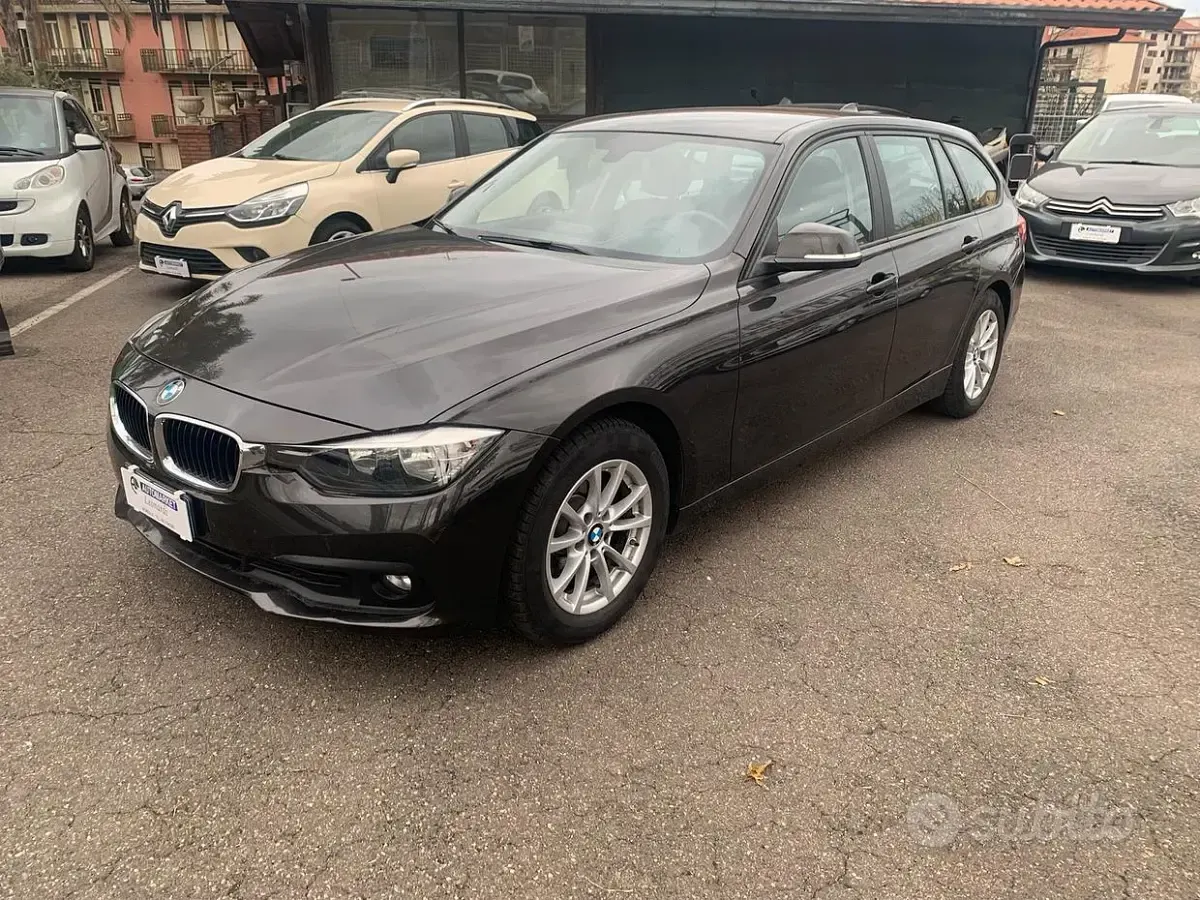 Usata BMW 318 150 CV (110 kW) 2016 Grigio Station wagon
