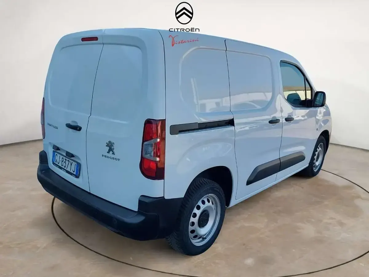 Usata Peugeot Partner 131 CV (96 kW) 2022 Bianco Monovolume