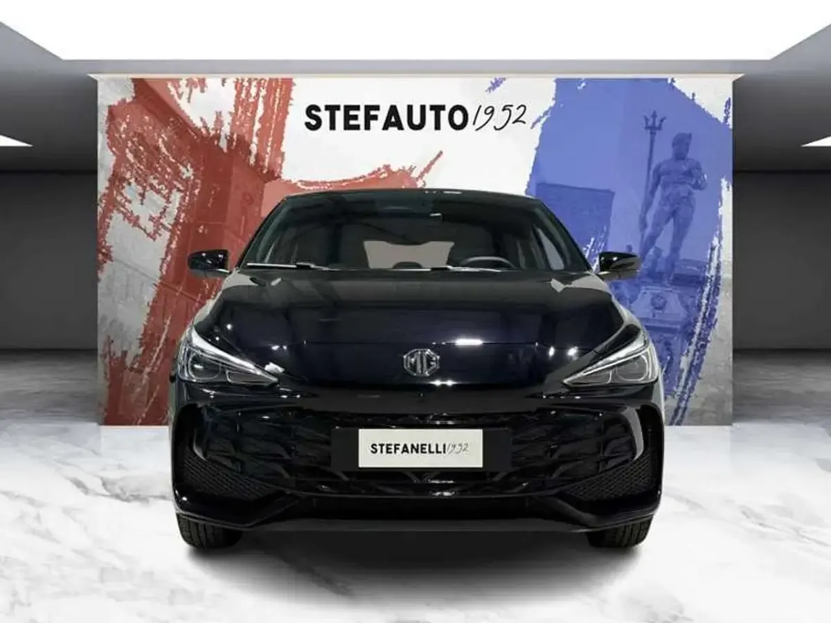 Nuova MG MG3 Luxury 102 CV (75 kW) 2026 Nero pebble Utilitaria