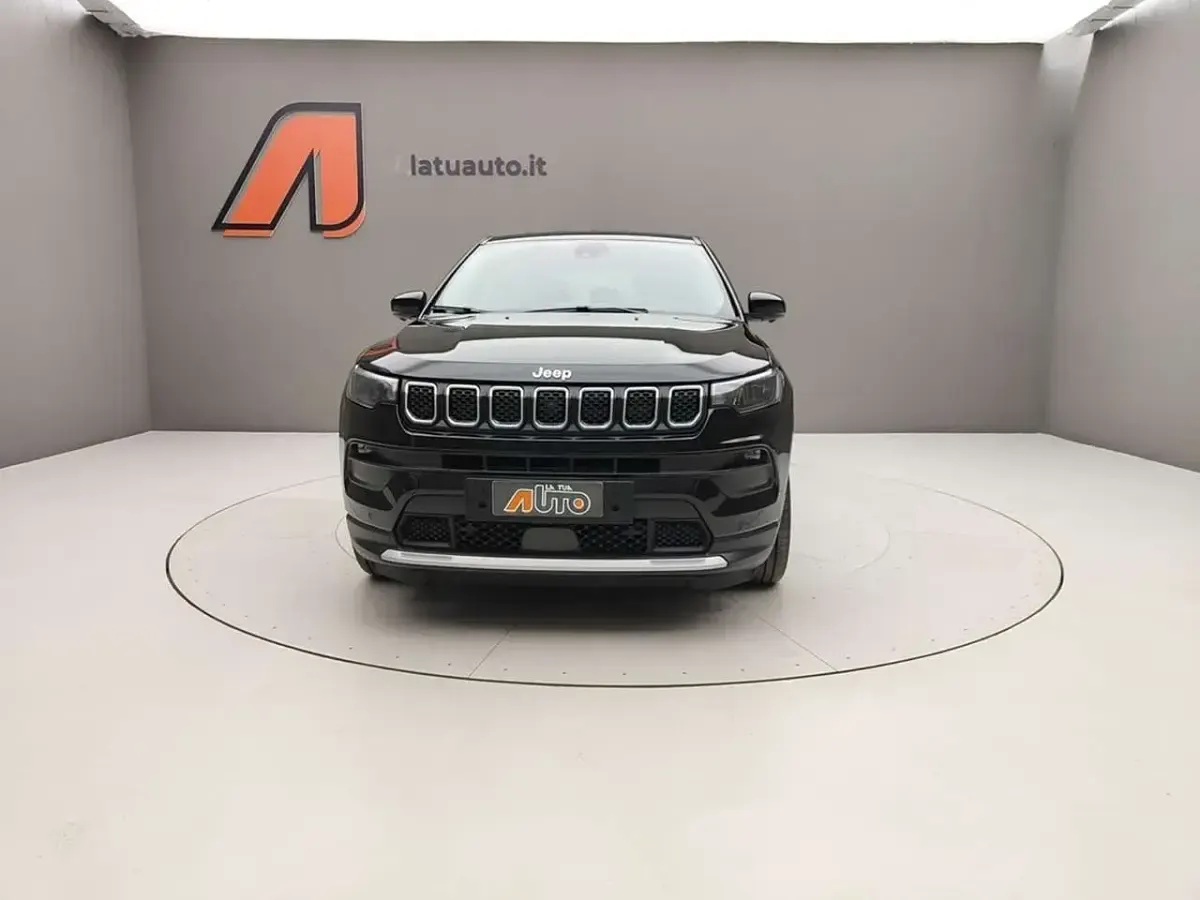Usata Jeep Compass Altitude 131 CV (96 kW) 2024 Solid black SUV