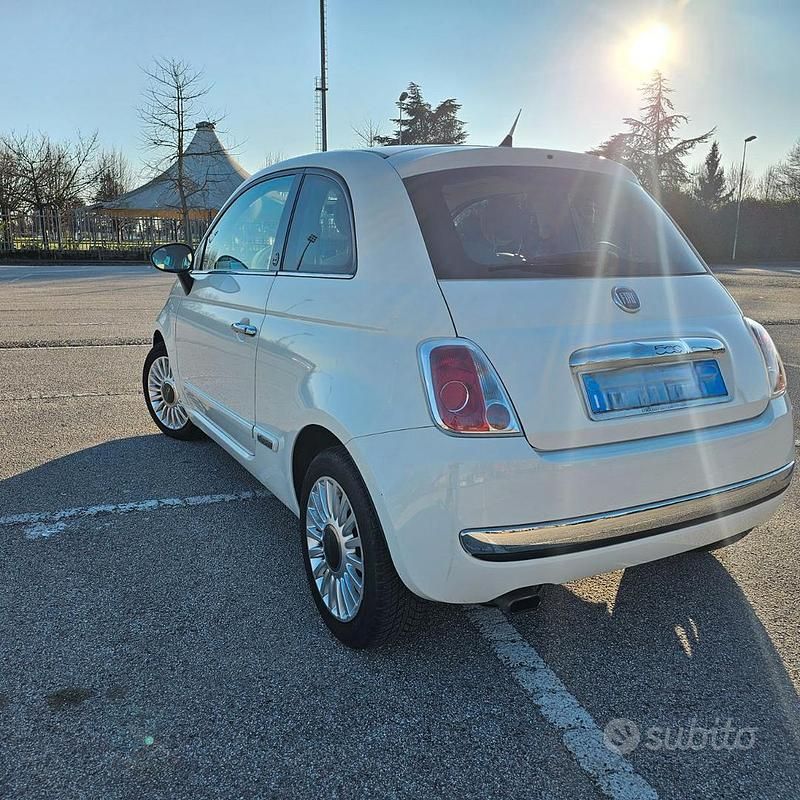 Usata Fiat 500 Lounge 95 CV (69 kW) 2011 Bianco Utilitaria