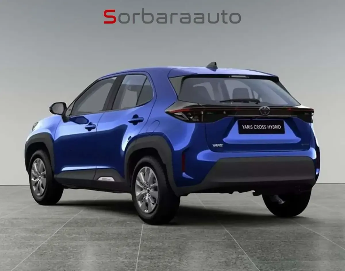 Usata Toyota Yaris Cross Active 116 CV (85 kW) 2025 Blu/azzurro SUV
