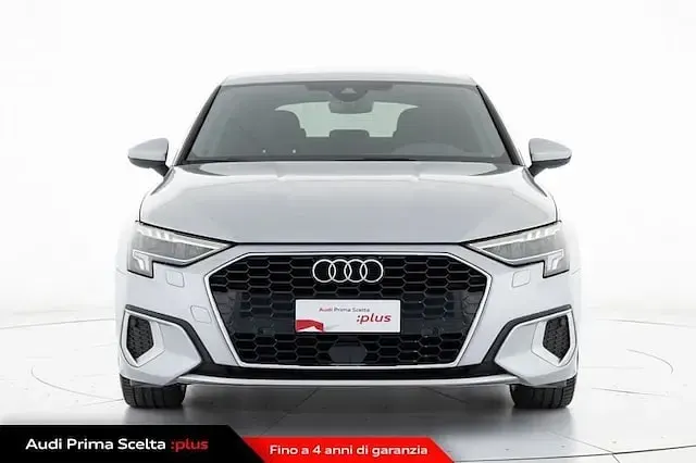 Usata Audi A3 Advanced Plus 116 CV (85 kW) 2022 Argento floret metallizzato Berlina