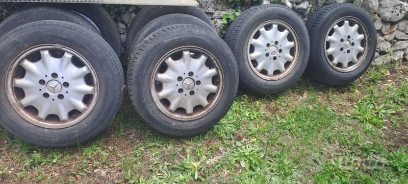 Usata Mercedes 190 122 CV (89 kW) 1984 Bianco Berlina