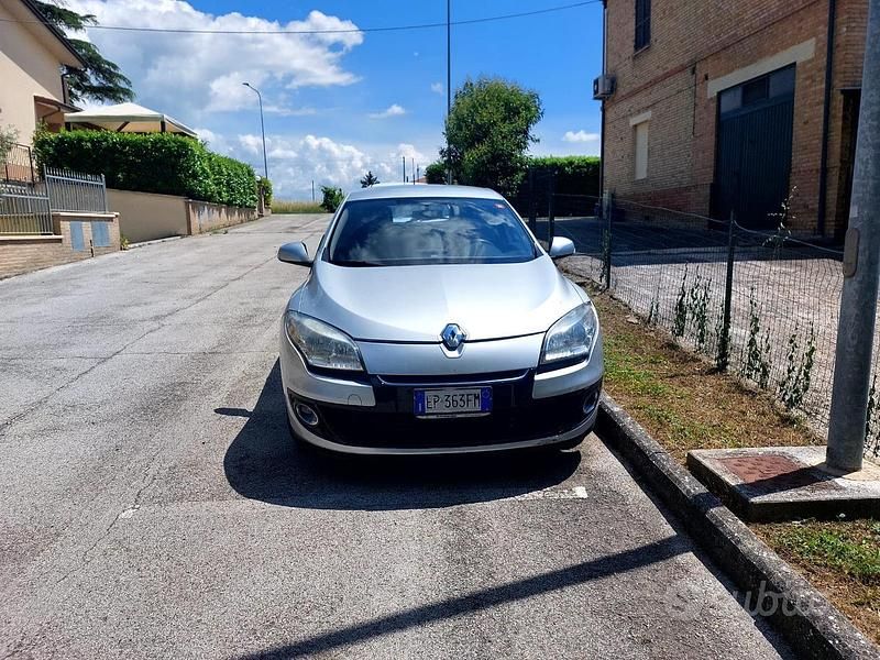 Usata Renault Mégane 110 CV (80 kW) 2012 Grigio Berlina