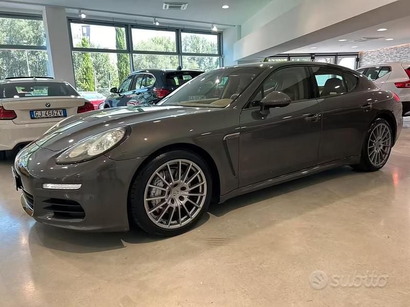 Usata Porsche Panamera 250 CV (183 kW) 2013 Grigio Utilitaria