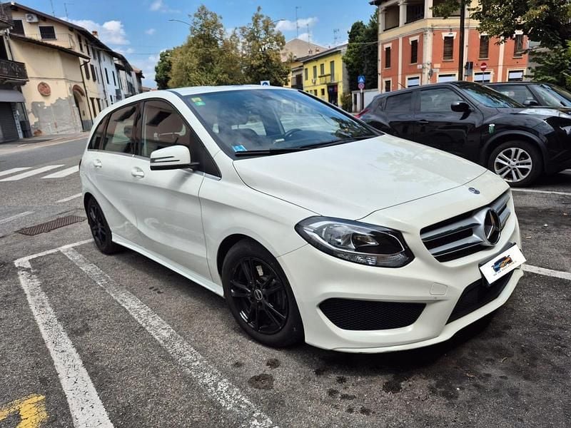 Usata Mercedes B200 AMG 135 CV (99 kW) 2017 Bianco Monovolume