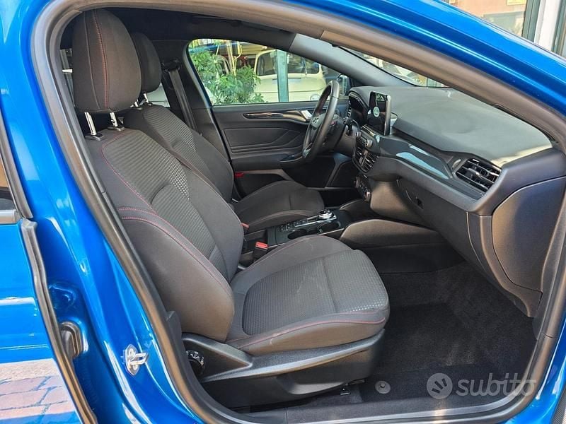 Usata Ford Focus ST-Line 120 CV (88 kW) 2020 Blu Station wagon