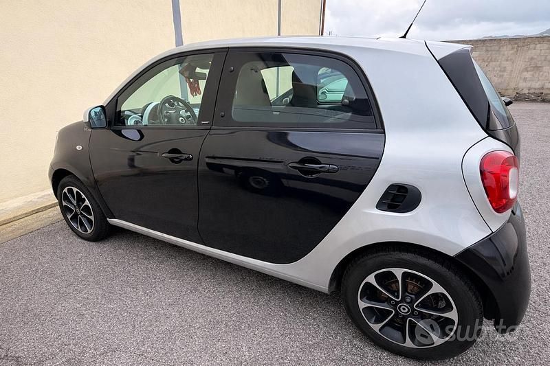 Usata Smart ForFour Passion 71 CV (52 kW) 2015 Nero Utilitaria