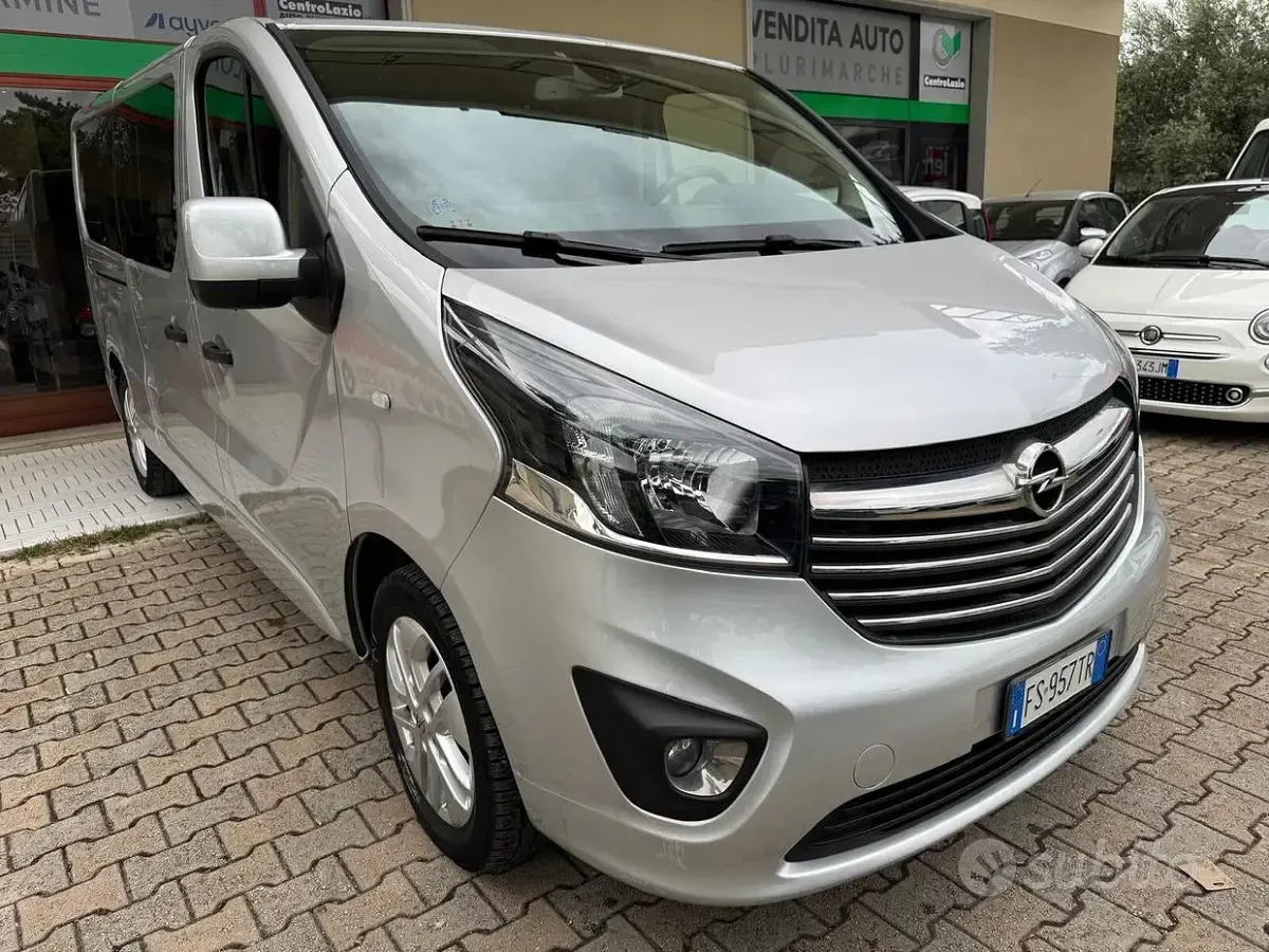 Usata Opel Vivaro S 145 CV (106 kW) 2018 Grigio Monovolume