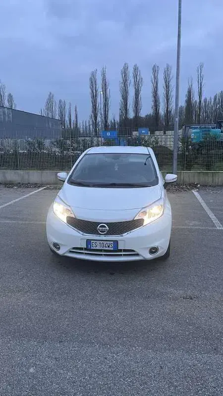 Usata Nissan Note Acenta 90 CV (66 kW) 2013 Bianco Utilitaria
