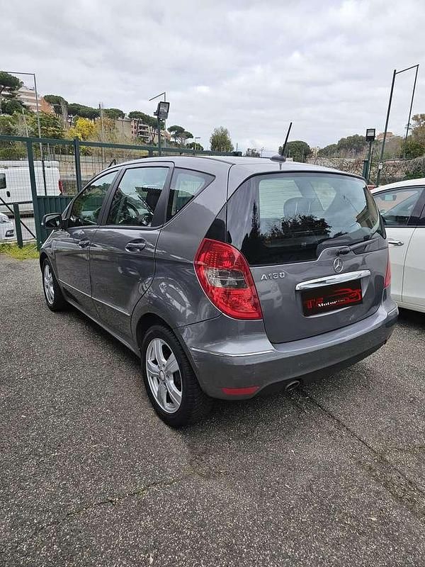 Usata Mercedes A160 Executive 95 CV (69 kW) 2011 Grigio Monovolume