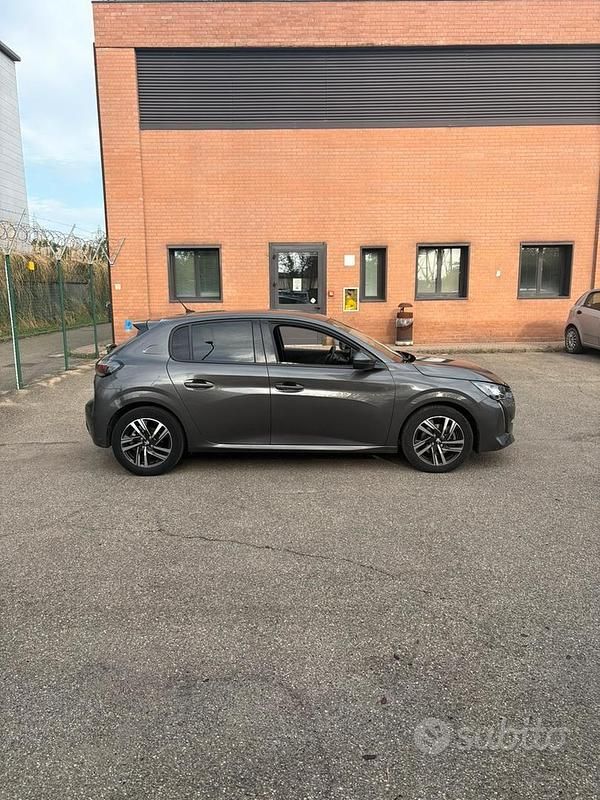 Usata Peugeot 208 101 CV (74 kW) 2021 Utilitaria