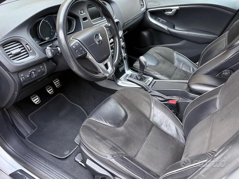 Usata Volvo V40 R-Design 114 CV (83 kW) 2014 Grigio Berlina
