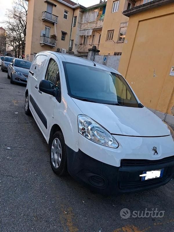 Gebraucht Peugeot Partner 100 PS (73 kW) 2013 Weiß