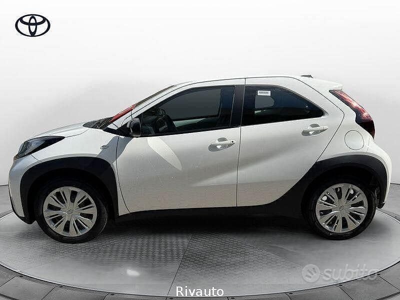 Nuova Toyota Aygo X Active 72 CV (52 kW) 2025 Bianco SUV