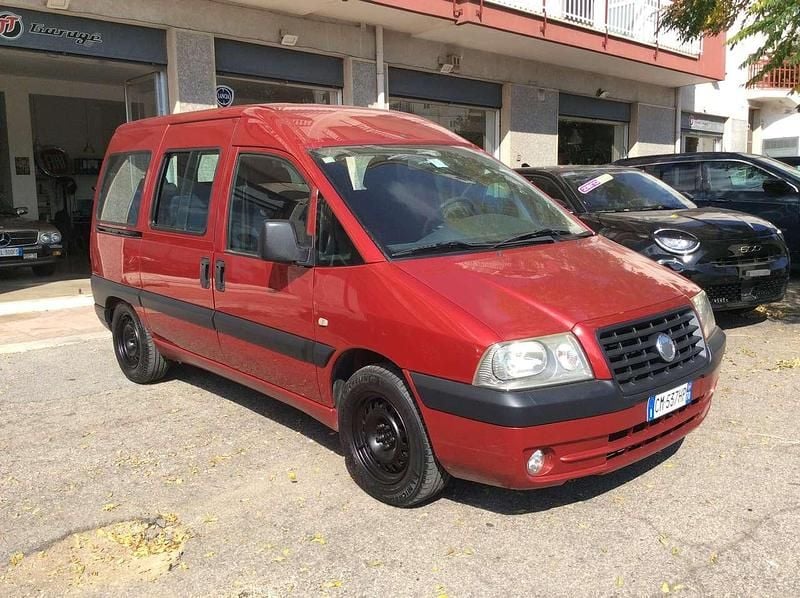 Rosso Usata 2004 Fiat Scudo Furgone | 6600 € (Ottimo prezzo) - Immagine 1/4