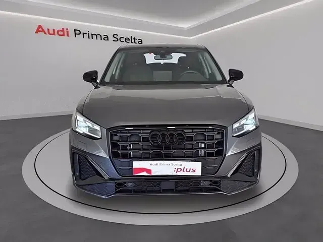 Usata Audi Q2 Ambiente 150 CV (110 kW) 2025 Grigio daytona perla SUV