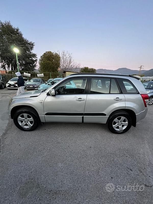 Usata Suzuki Grand Vitara 129 CV (94 kW) 2006 Grigio SUV