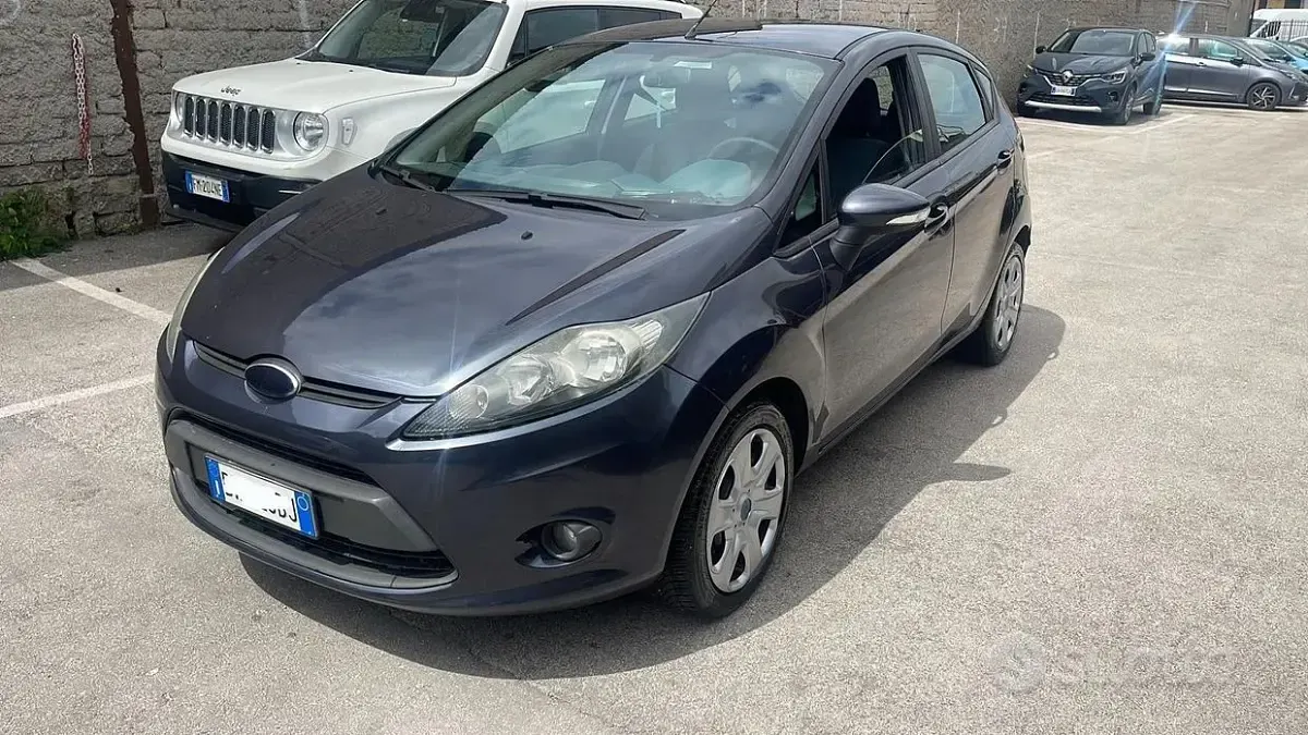 Usata Ford Fiesta Ghia 68 CV (50 kW) 2009 Blu Berlina